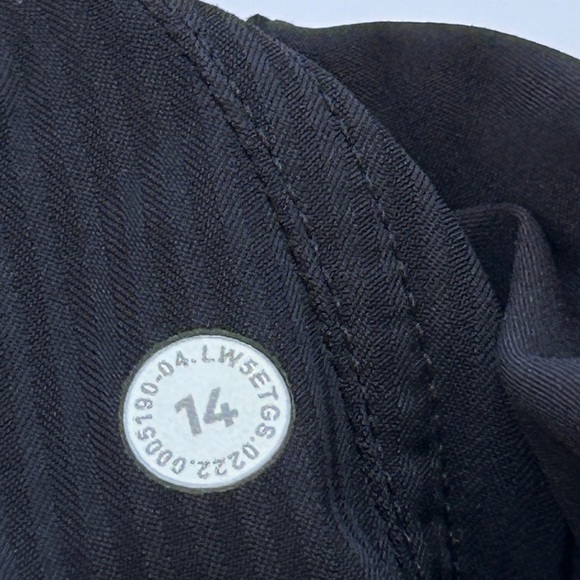 Lululemon Mid-Rise Dance Studio Jogger Black, Size 14 - Picture 13 of 14
